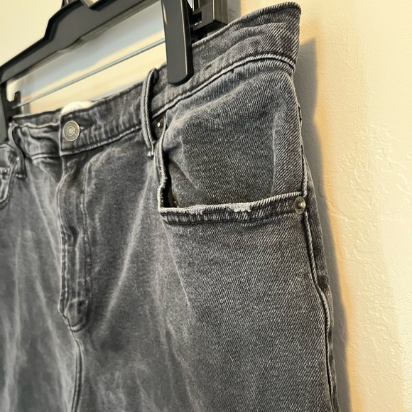 Abercrombie & Fitch Denim Cut Off Extra High Rise Black Jean Shorts - Picture 7 of 9